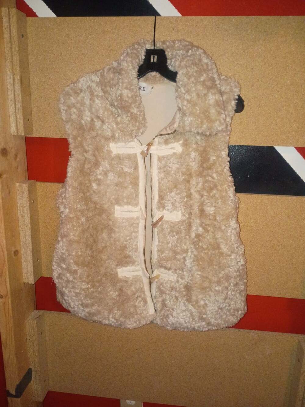 BKE Faux Fur Vest Size M Cream Sherpa Toggle Zip